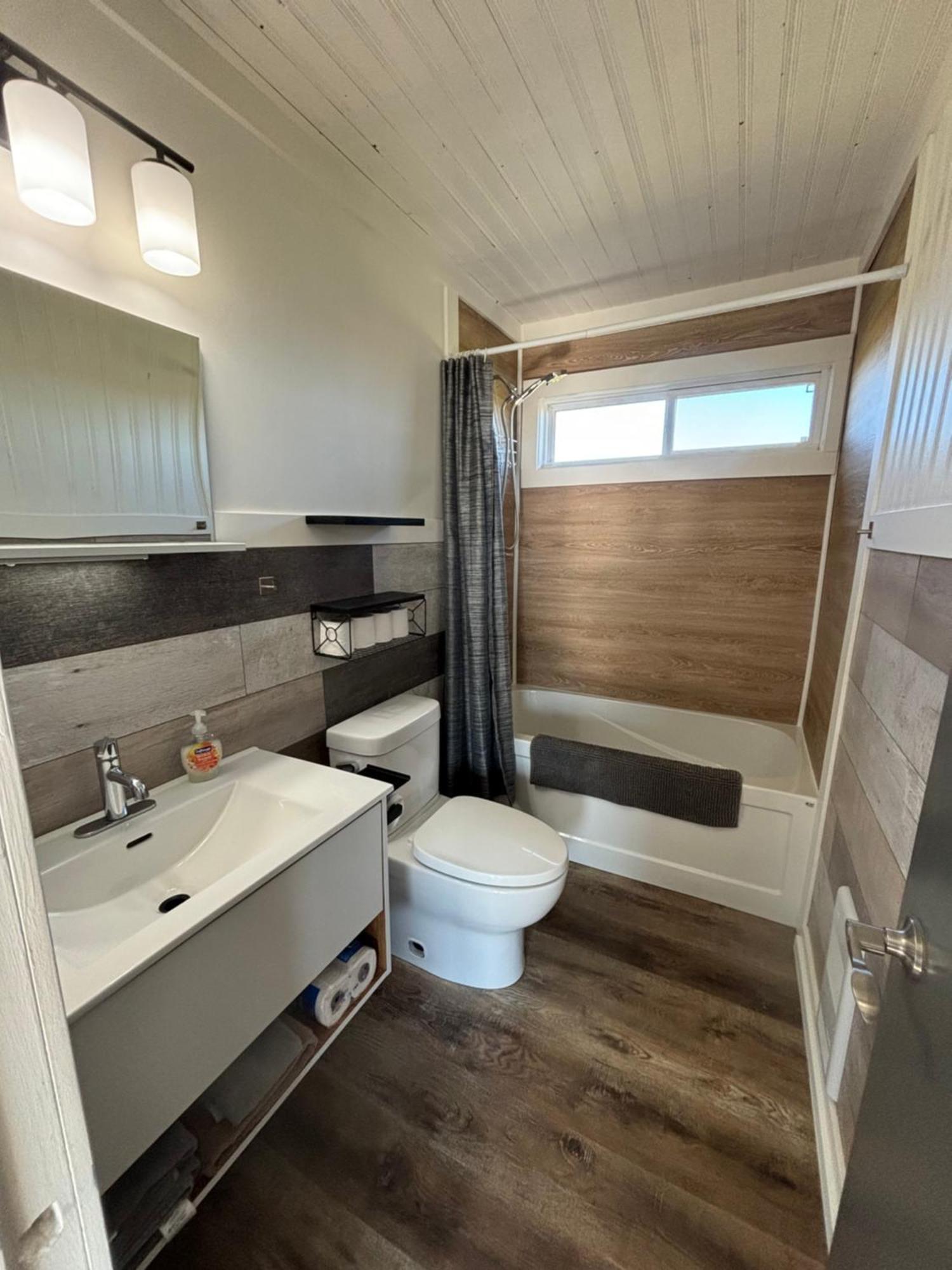 Newly Renovated Confederation Bridge View Cottages Borden-Carleton Exterior photo